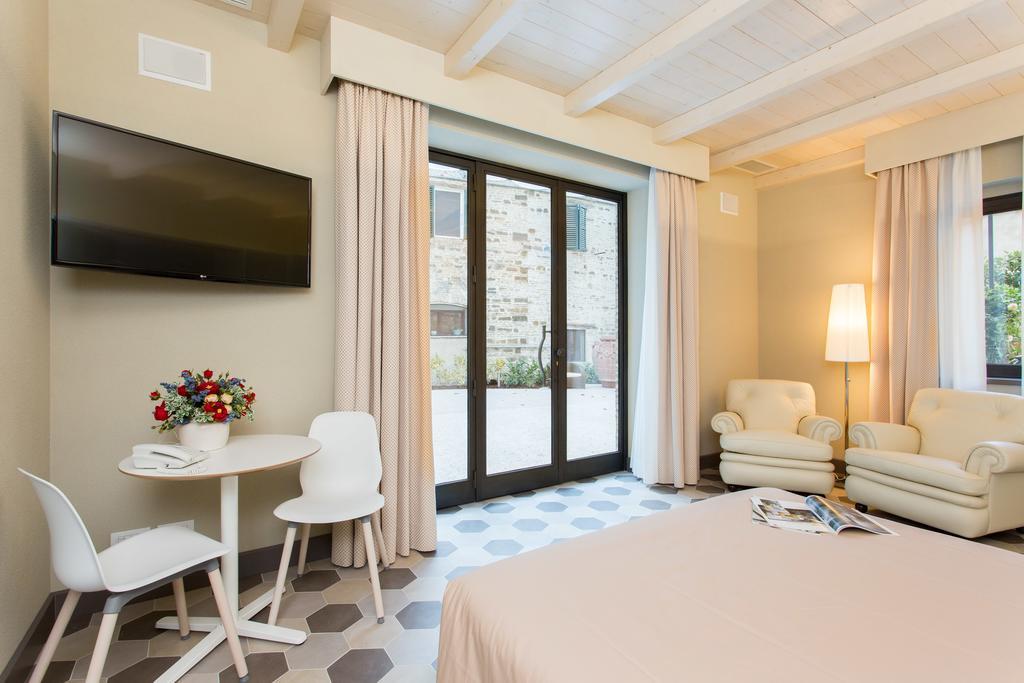 Palazzo Gentili Apartment ซาน เซเวริโน มาร์เค ภายนอก รูปภาพ