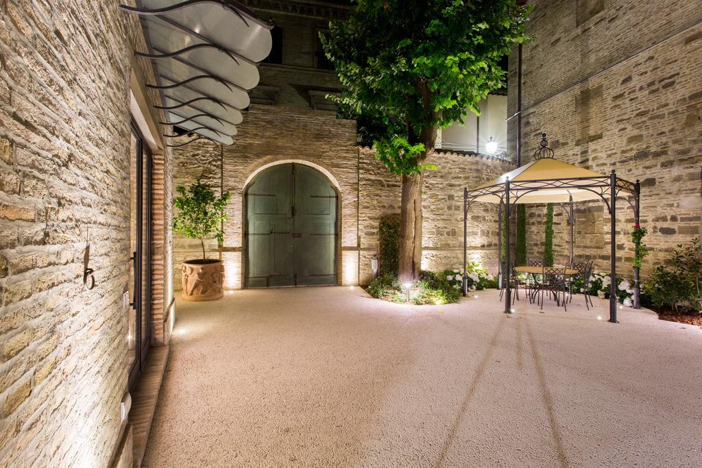 Palazzo Gentili Apartment ซาน เซเวริโน มาร์เค ภายนอก รูปภาพ