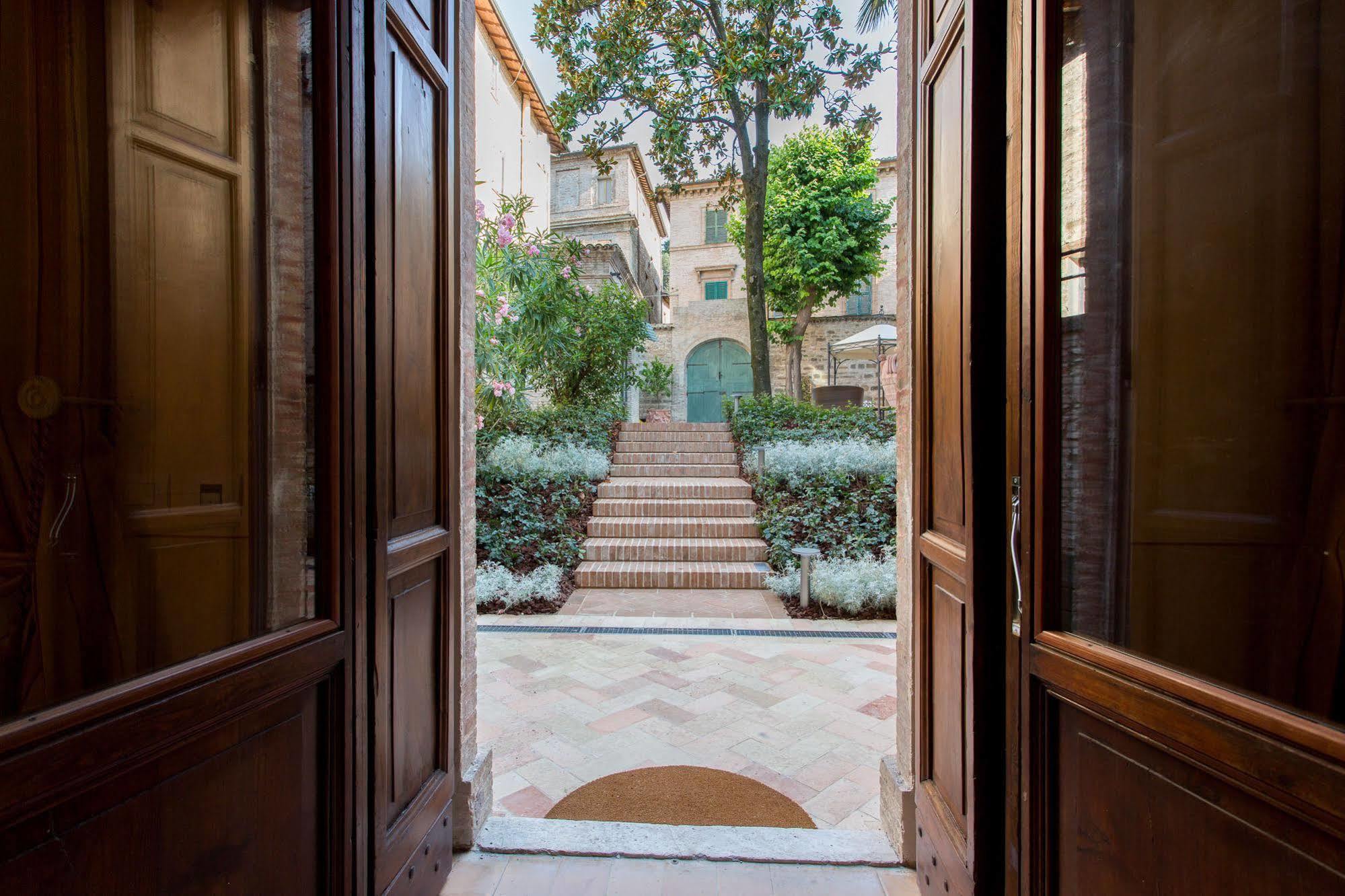 Palazzo Gentili Apartment ซาน เซเวริโน มาร์เค ภายนอก รูปภาพ