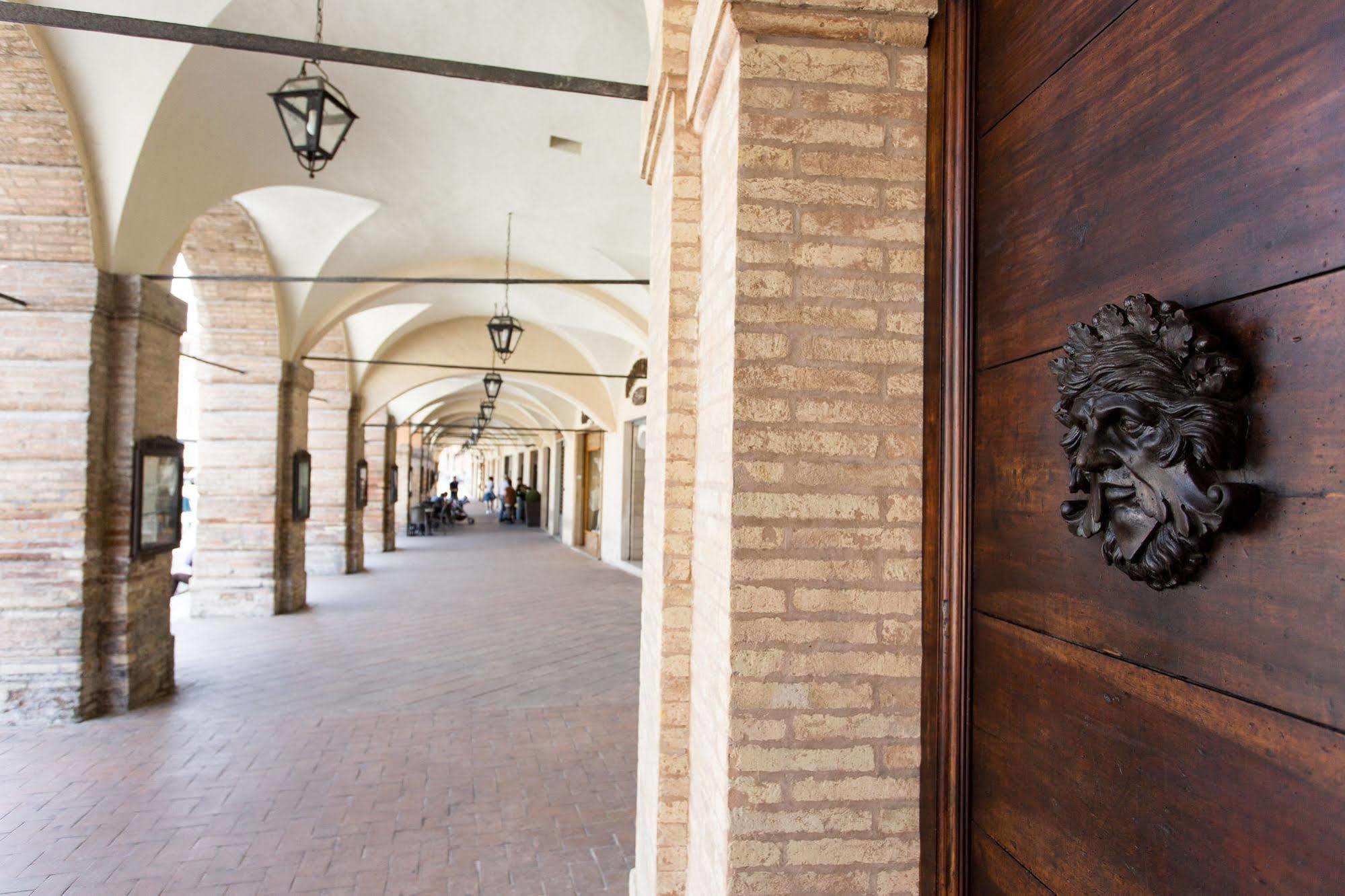 Palazzo Gentili Apartment ซาน เซเวริโน มาร์เค ภายนอก รูปภาพ