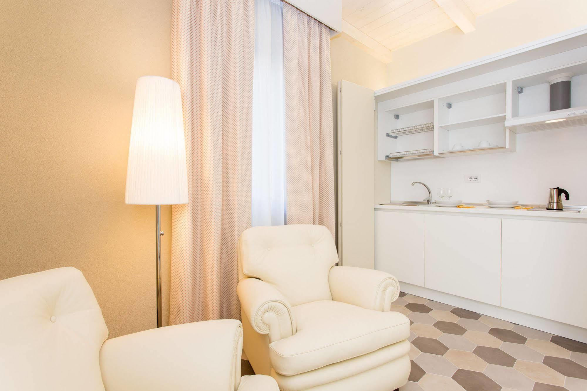 Palazzo Gentili Apartment ซาน เซเวริโน มาร์เค ภายนอก รูปภาพ