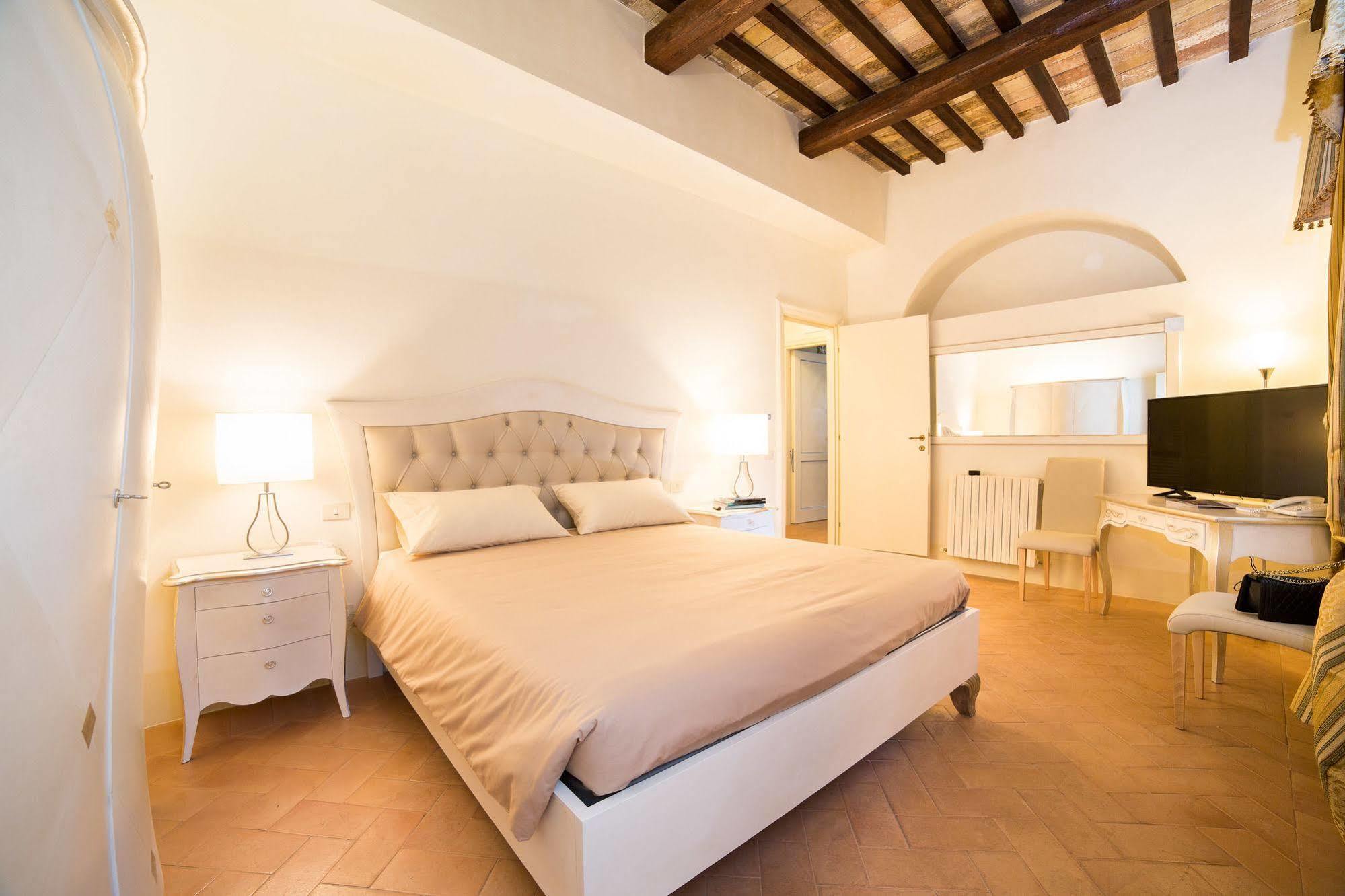 Palazzo Gentili Apartment ซาน เซเวริโน มาร์เค ภายนอก รูปภาพ