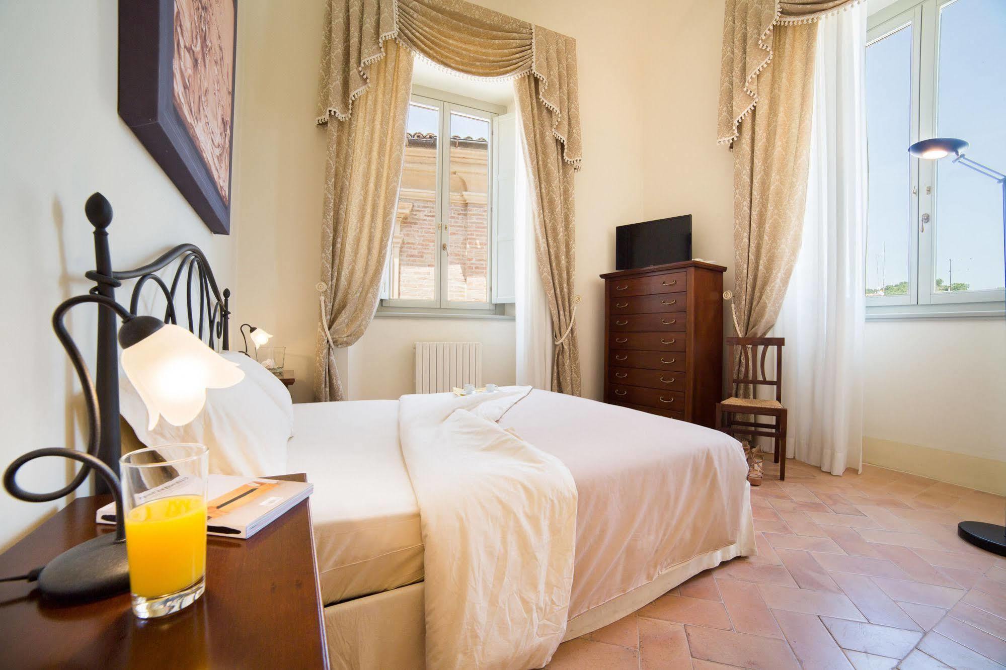 Palazzo Gentili Apartment ซาน เซเวริโน มาร์เค ภายนอก รูปภาพ