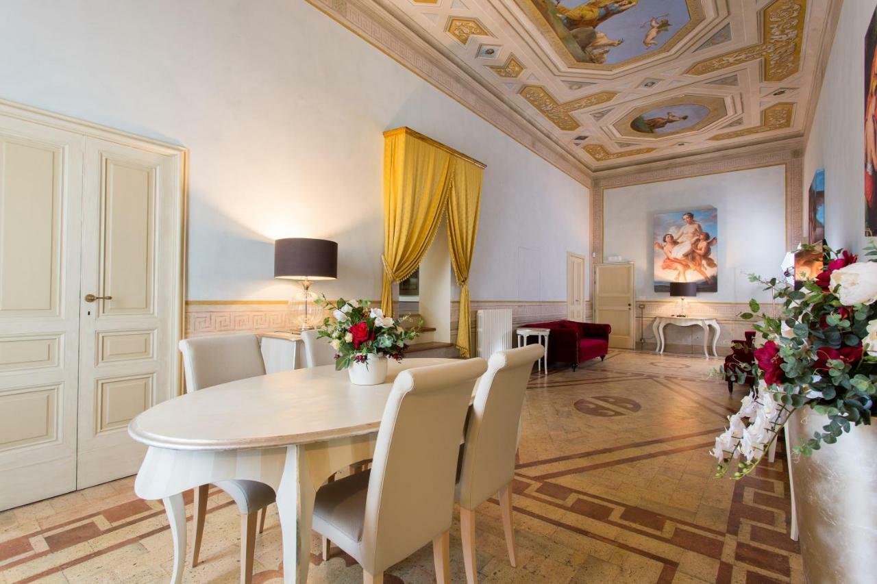 Palazzo Gentili Apartment ซาน เซเวริโน มาร์เค ภายนอก รูปภาพ